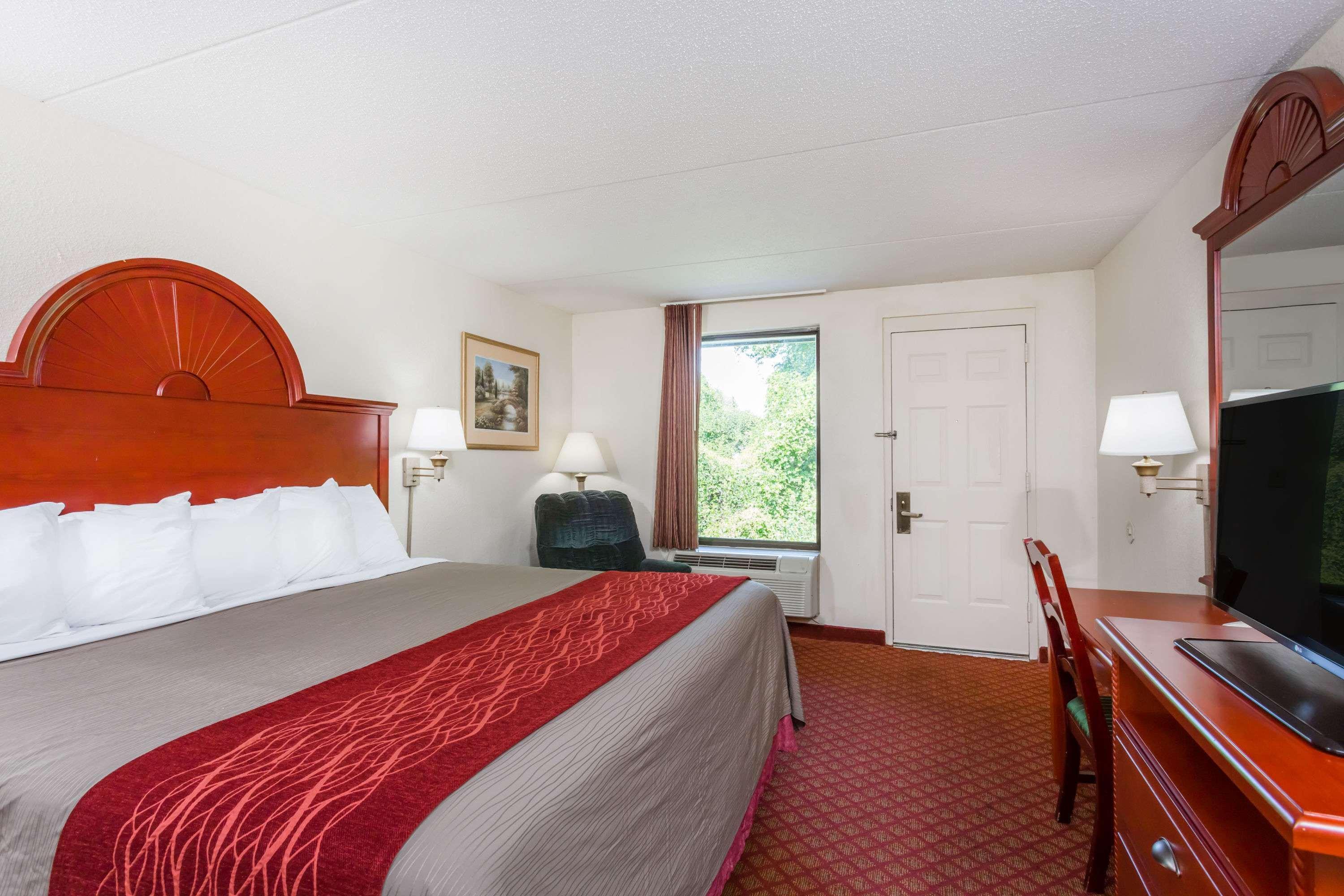 Days Inn By Wyndham Winston Salem North Екстер'єр фото