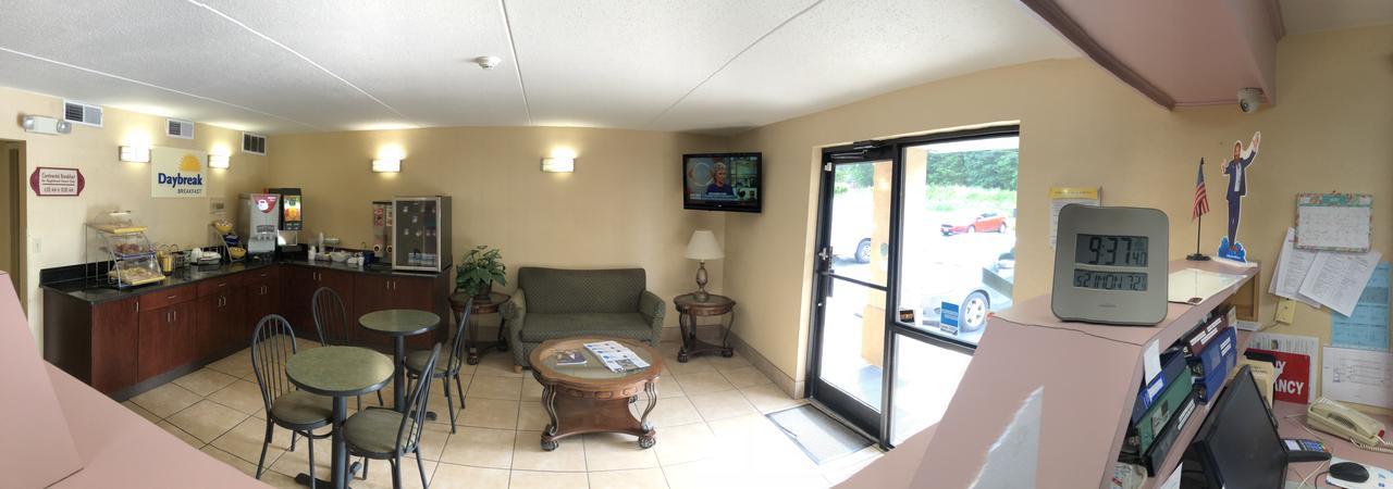 Days Inn By Wyndham Winston Salem North Екстер'єр фото